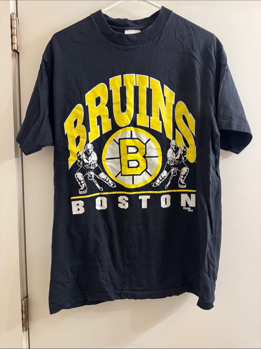 VINTAGE Boston Bruins Graphic Tee - Black & Yellow Men’s Shirt